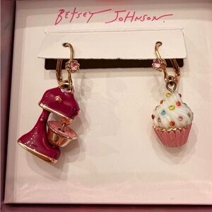Betsey Johnson cupcake and hearts Necklace Set